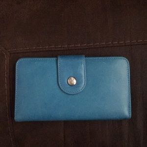 Hobo Danette Leather Wallet/Wristlet. Capri Blue.